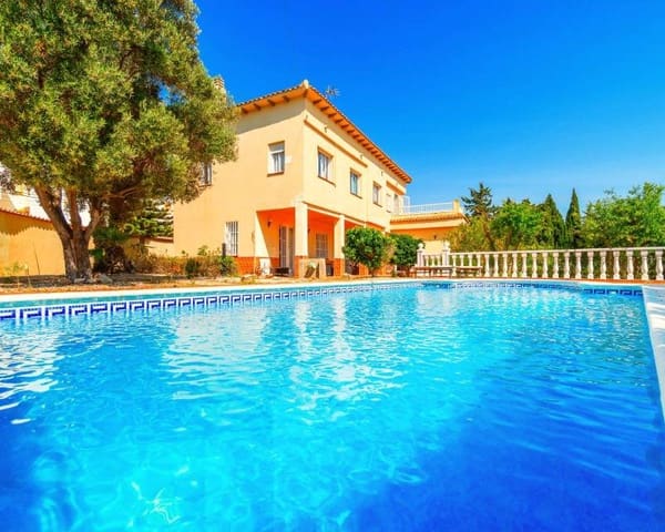 4 bedroom Villa for sale in La Mata, Torrevieja with pool garage - € 869,000 (Ref: 9074362)
