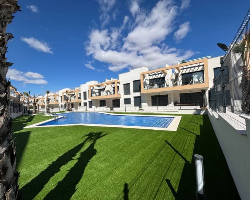 2 soverom Hus til salgs i Orihuela Costa med svømmebasseng garasje - € 249 900 (Ref: 9103620)