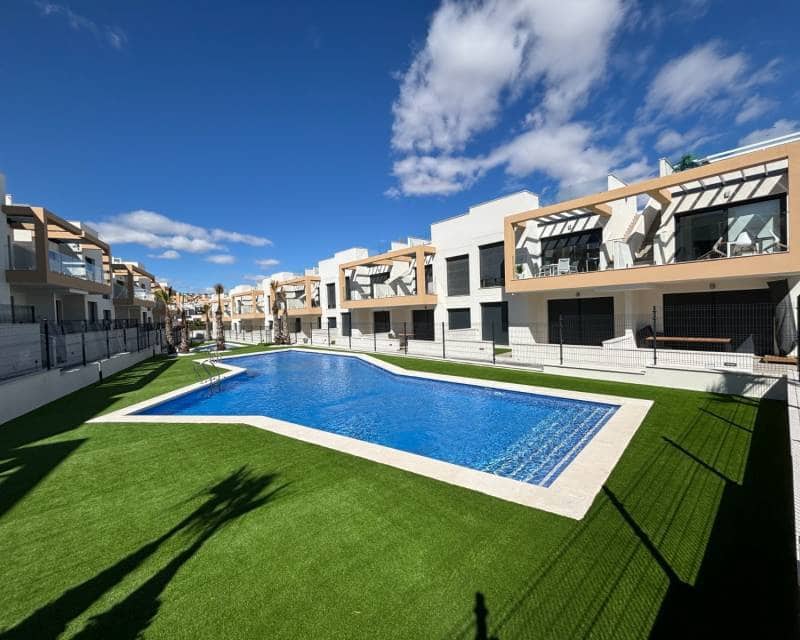 2 soverom Hus til salgs i Orihuela Costa med svømmebasseng garasje - € 249 900 (Ref: 9103620)