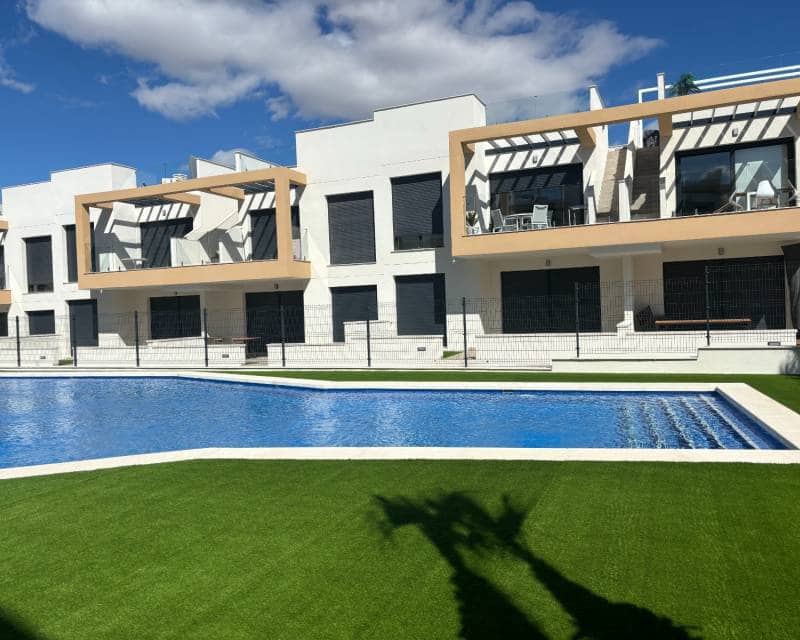 2 soverom Hus til salgs i Orihuela Costa med svømmebasseng garasje - € 249 900 (Ref: 9103620)
