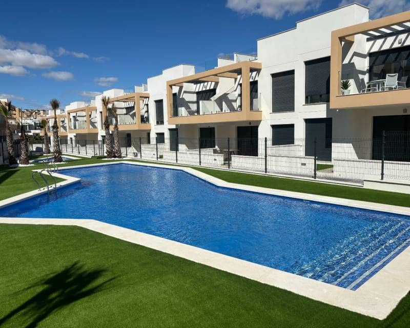 2 soverom Hus til salgs i Orihuela Costa med svømmebasseng garasje - € 249 900 (Ref: 9103620)