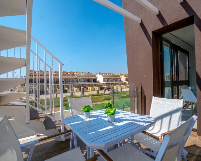 2 slaapkamer Huis te koop in San Pedro del Pinatar met zwembad garage - € 265.000 (Ref: 9105201)