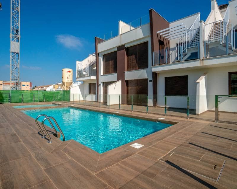 2 slaapkamer Huis te koop in San Pedro del Pinatar met zwembad garage - € 265.000 (Ref: 9105201)