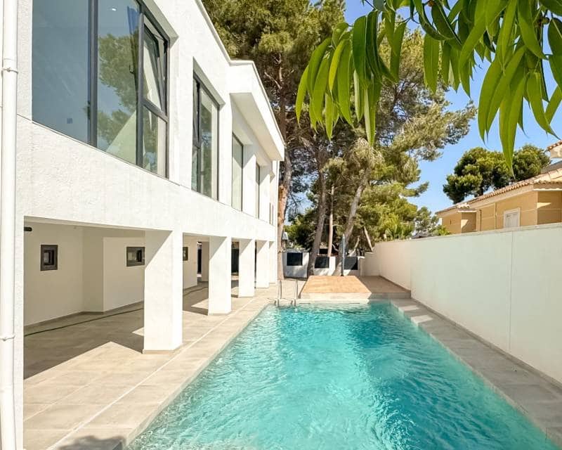 4 slaapkamer Villa te koop in Los Altos met zwembad garage - € 995.000 (Ref: 9109827)