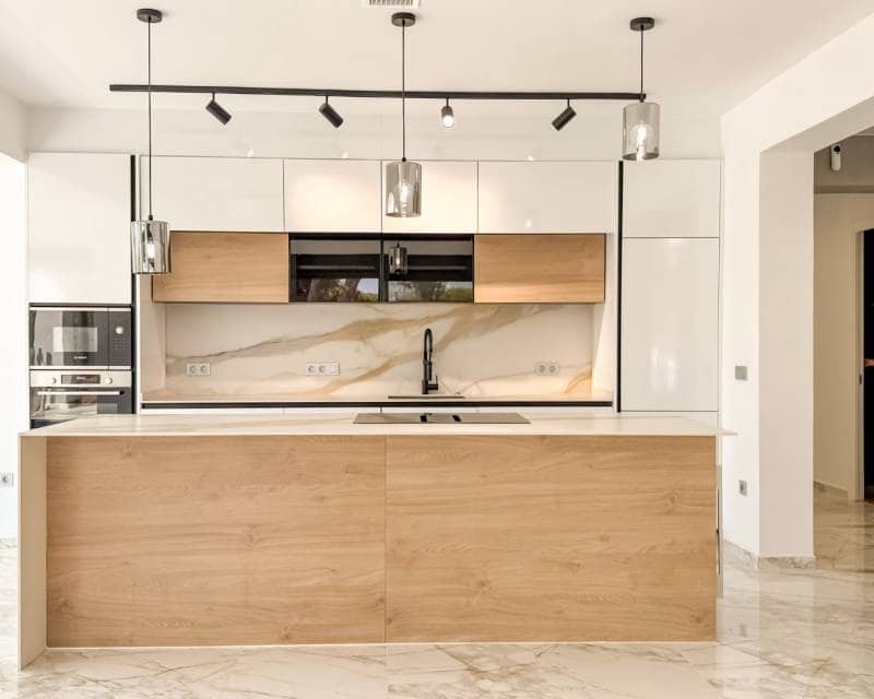 4 slaapkamer Villa te koop in Los Altos met zwembad garage - € 995.000 (Ref: 9109827)