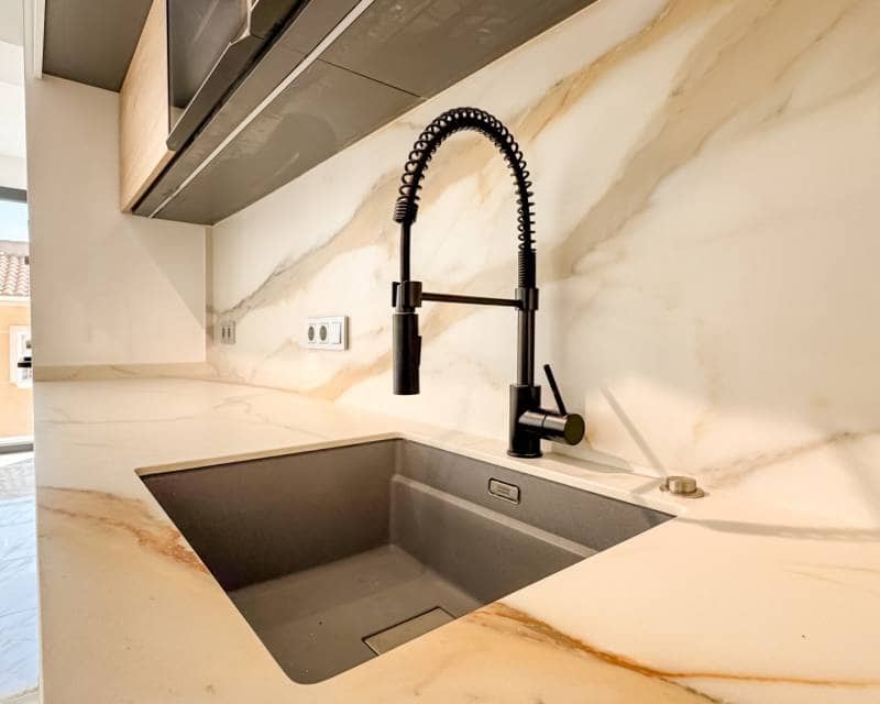 4 slaapkamer Villa te koop in Los Altos met zwembad garage - € 995.000 (Ref: 9109827)