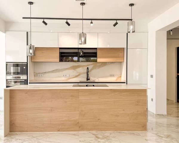 4 chambre Villa/Maison à vendre à Los Altos avec piscine garage - 995 000 € (Ref: 9109827)