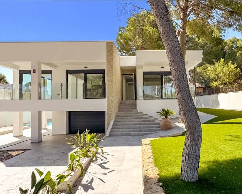 4 slaapkamer Villa te koop in Los Altos met zwembad garage - € 995.000 (Ref: 9109827)