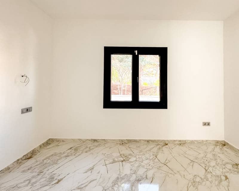 4 slaapkamer Villa te koop in Los Altos met zwembad garage - € 995.000 (Ref: 9109827)