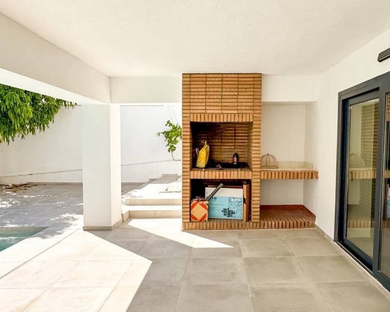 4 slaapkamer Villa te koop in Los Altos met zwembad garage - € 995.000 (Ref: 9109827)