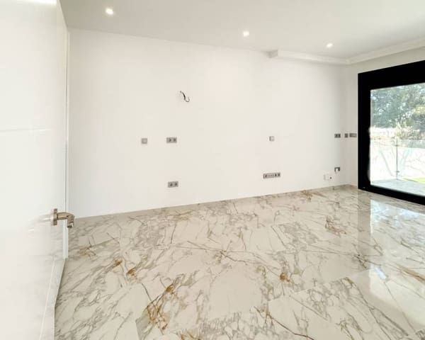 4 chambre Villa/Maison à vendre à Los Altos avec piscine garage - 995 000 € (Ref: 9109827)