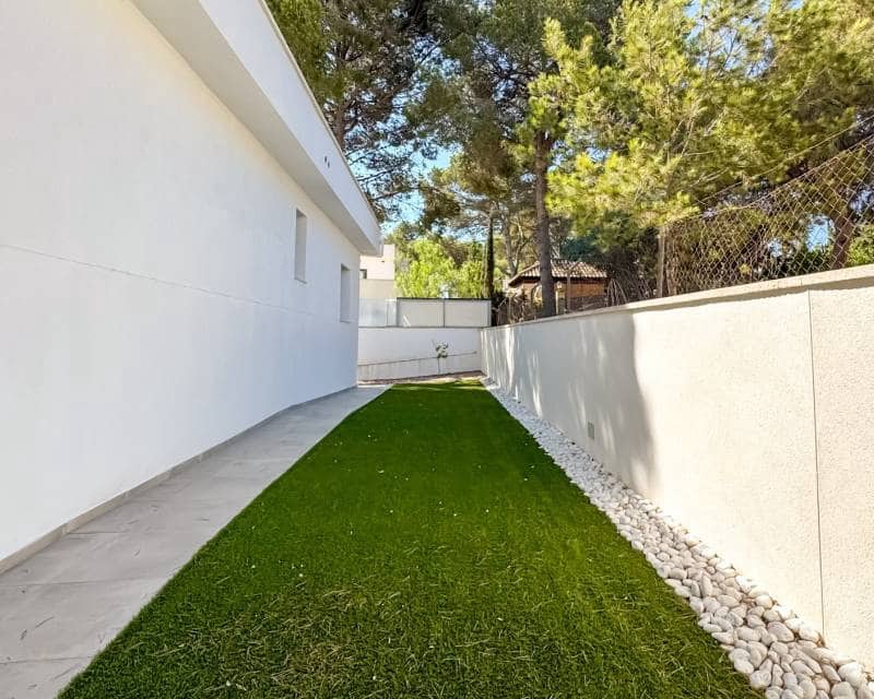 4 slaapkamer Villa te koop in Los Altos met zwembad garage - € 995.000 (Ref: 9109827)