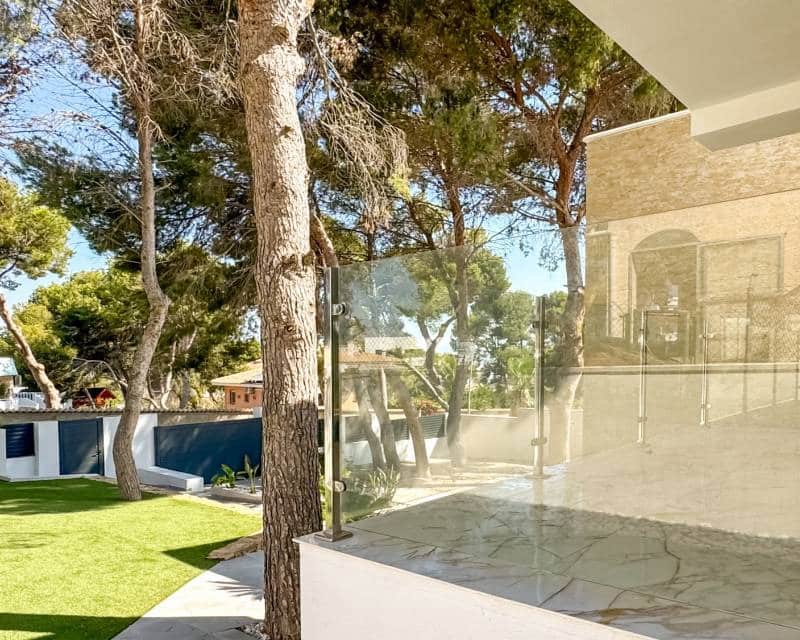 4 slaapkamer Villa te koop in Los Altos met zwembad garage - € 995.000 (Ref: 9109827)