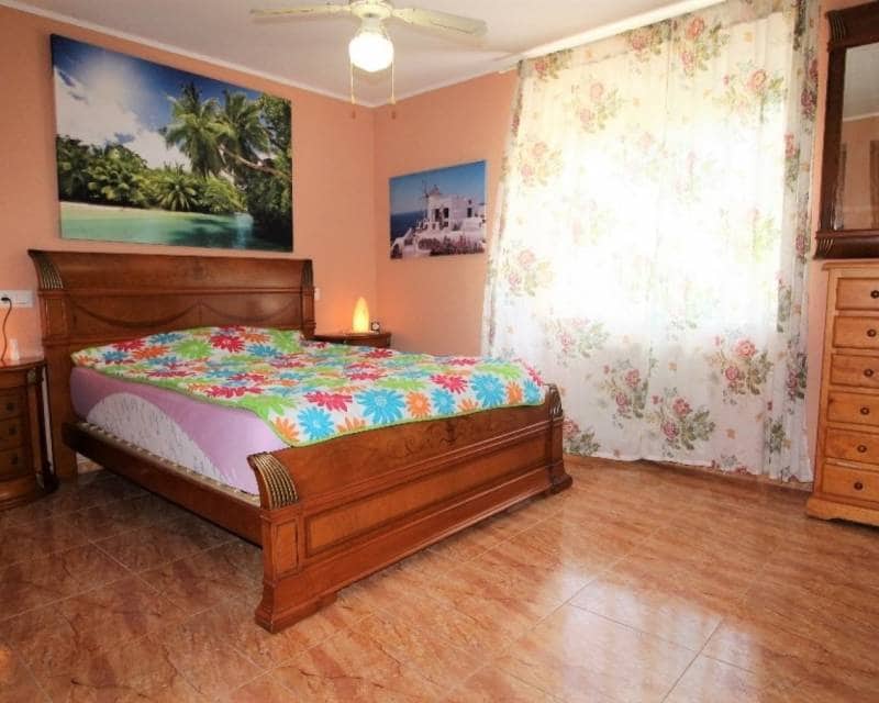 5 Zimmer Villa zu verkaufen in Los Balcones mit Pool Garage - 470.000 € (Ref: 9113398)