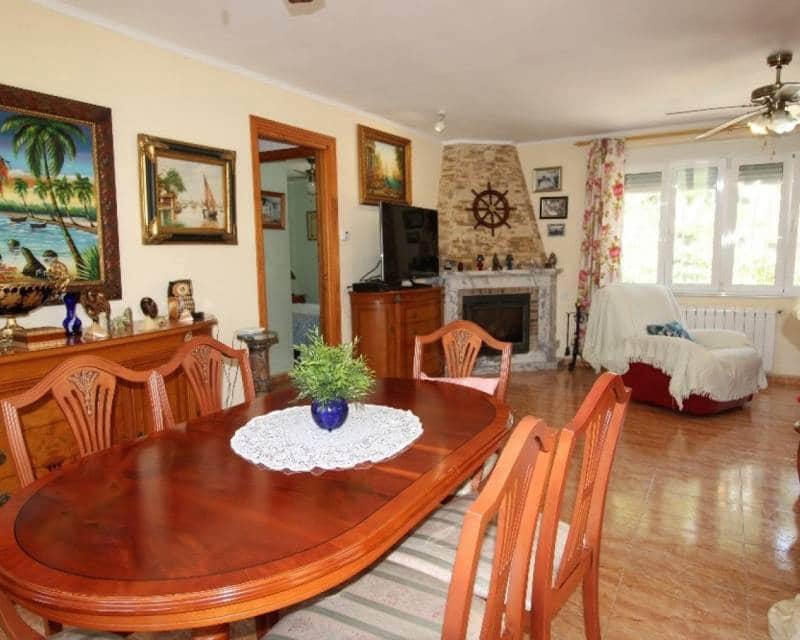 5 Zimmer Villa zu verkaufen in Los Balcones mit Pool Garage - 470.000 € (Ref: 9113398)