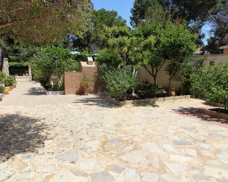 5 Zimmer Villa zu verkaufen in Los Balcones mit Pool Garage - 470.000 € (Ref: 9113398)