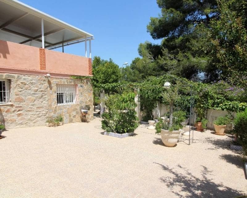 5 Zimmer Villa zu verkaufen in Los Balcones mit Pool Garage - 470.000 € (Ref: 9113398)