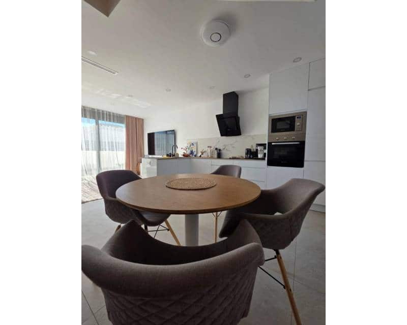 2 soverom Kjedet enebolig til salgs i Benijofar med svømmebasseng garasje - € 320 000 (Ref: 9114861)