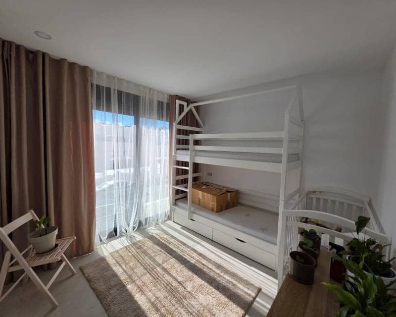 2 soverom Kjedet enebolig til salgs i Benijofar med svømmebasseng garasje - € 320 000 (Ref: 9114861)