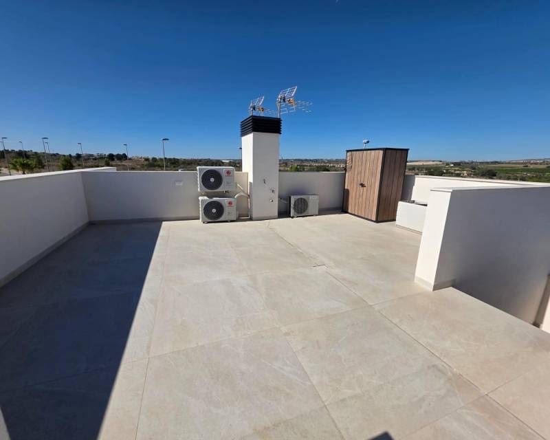 2 soverom Kjedet enebolig til salgs i Benijofar med svømmebasseng garasje - € 320 000 (Ref: 9114861)