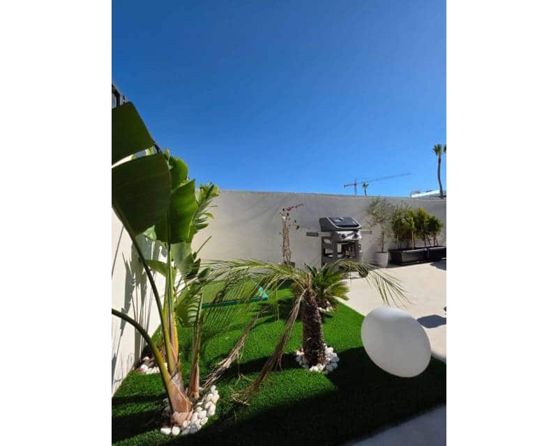 2 soverom Kjedet enebolig til salgs i Benijofar med svømmebasseng garasje - € 320 000 (Ref: 9114861)