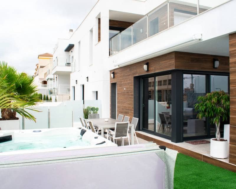 3 Zimmer Villa zu verkaufen in Vistabella mit Pool Garage - 548.100 € (Ref: 9114862)