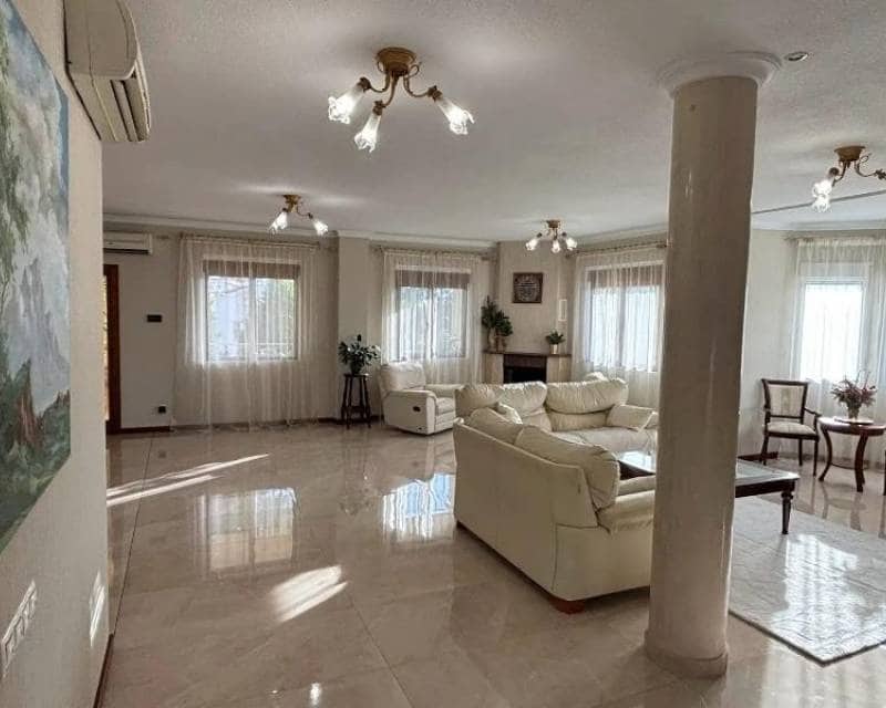 5 makuuhuone Huvila myytävänä paikassa Ciudad Quesada mukana uima-altaan 
autotalli - 630 000 € (Ref: 9115212)