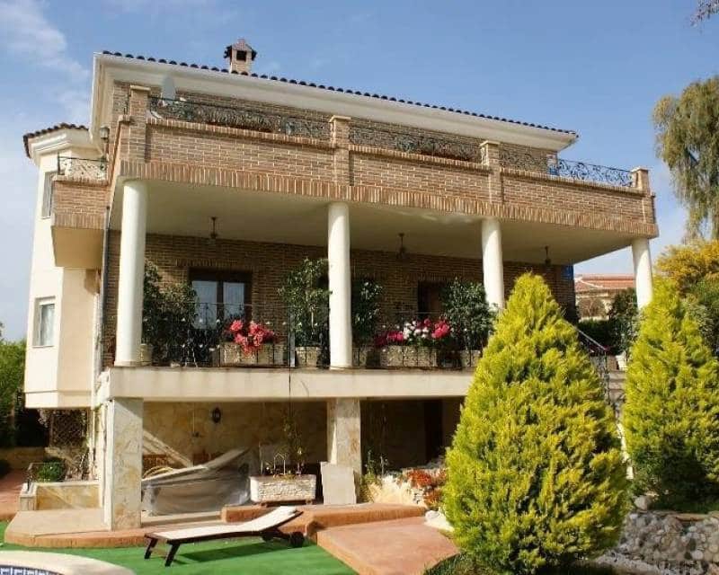 5 makuuhuone Huvila myytävänä paikassa Ciudad Quesada mukana uima-altaan 
autotalli - 630 000 € (Ref: 9115212)