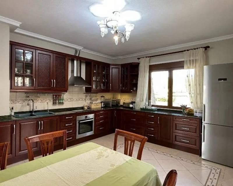 5 makuuhuone Huvila myytävänä paikassa Ciudad Quesada mukana uima-altaan 
autotalli - 630 000 € (Ref: 9115212)