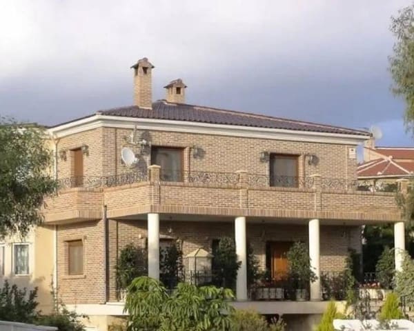 5 Zimmer Villa zu verkaufen in Ciudad Quesada, Rojales mit Pool Garage - 630.000 € (Ref: 9115212)