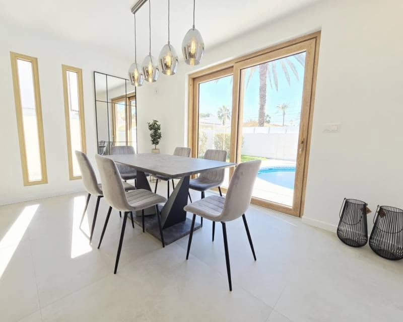 3 slaapkamer Villa te koop in Orihuela Costa met zwembad - € 1.400.000 (Ref: 9118056)