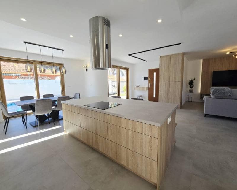 3 slaapkamer Villa te koop in Orihuela Costa met zwembad - € 1.400.000 (Ref: 9118056)