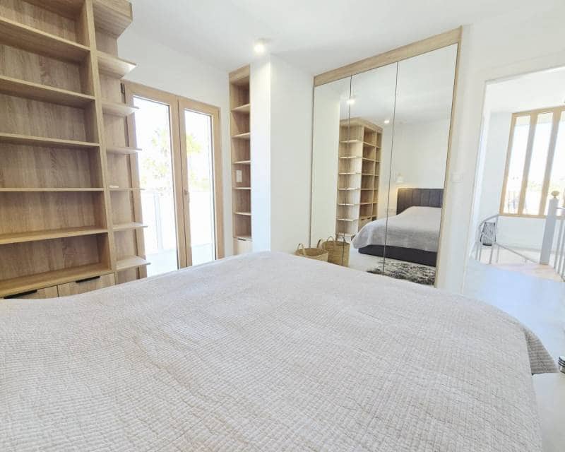 3 slaapkamer Villa te koop in Orihuela Costa met zwembad - € 1.400.000 (Ref: 9118056)
