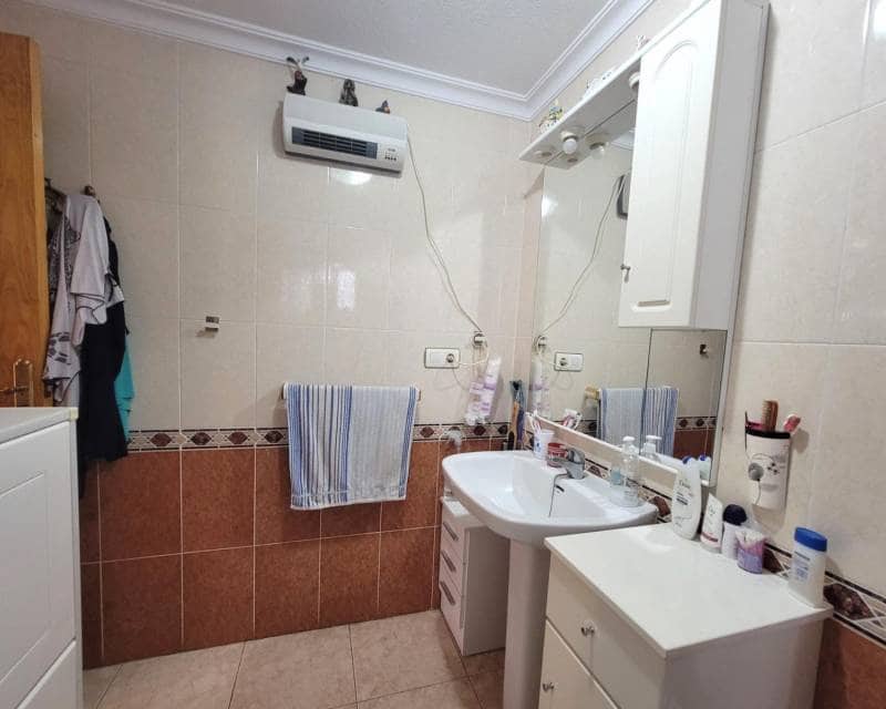 2 slaapkamer Appartement te koop in Torrevieja - € 117.260 (Ref: 9118057)