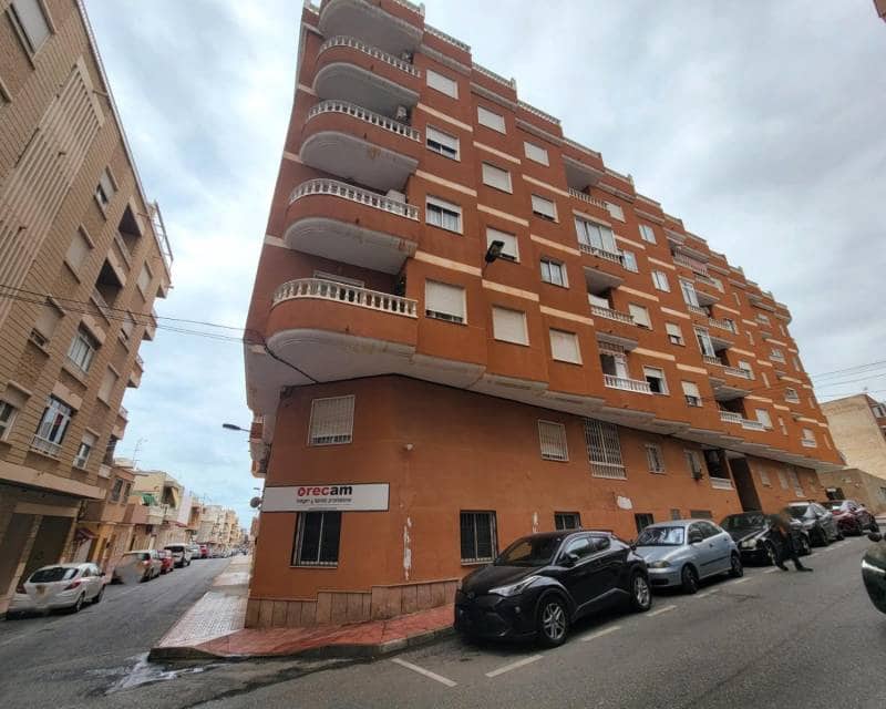 2 slaapkamer Appartement te koop in Torrevieja - € 117.260 (Ref: 9118057)