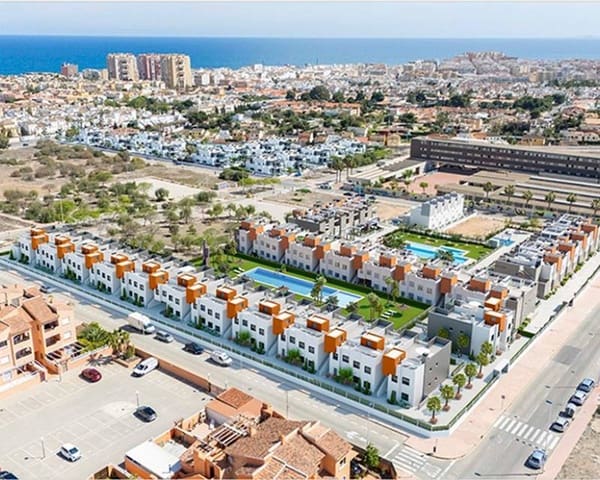 2 soveværelse Byhus til salg i Aguas Nuevas, Torrevieja med swimmingpool garage - € 276.600 (Ref: 9123971)