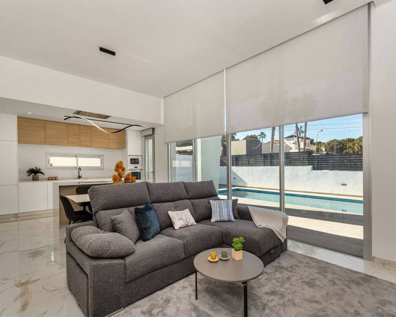 3 Zimmer Villa zu verkaufen in Los Balcones mit Pool Garage - 700.000 € (Ref: 9127452)