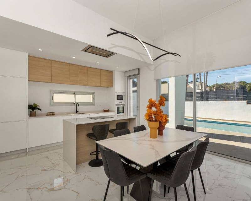 3 Zimmer Villa zu verkaufen in Los Balcones mit Pool Garage - 700.000 € (Ref: 9127452)