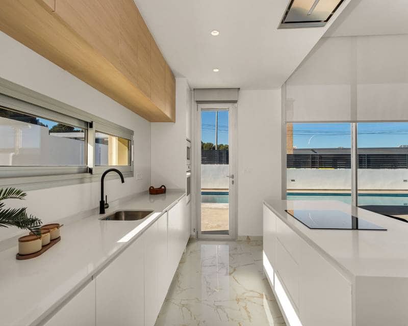 3 Zimmer Villa zu verkaufen in Los Balcones mit Pool Garage - 700.000 € (Ref: 9127452)