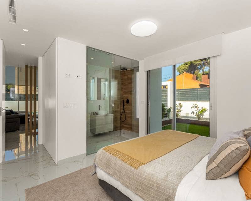 3 Zimmer Villa zu verkaufen in Los Balcones mit Pool Garage - 700.000 € (Ref: 9127452)