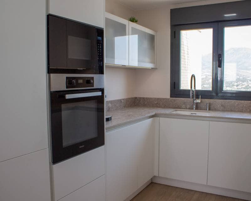 3 sypialnia Penthouse na sprzedaż w Benidorm z basenem garażem - 690 000 € (Ref: 9133783)