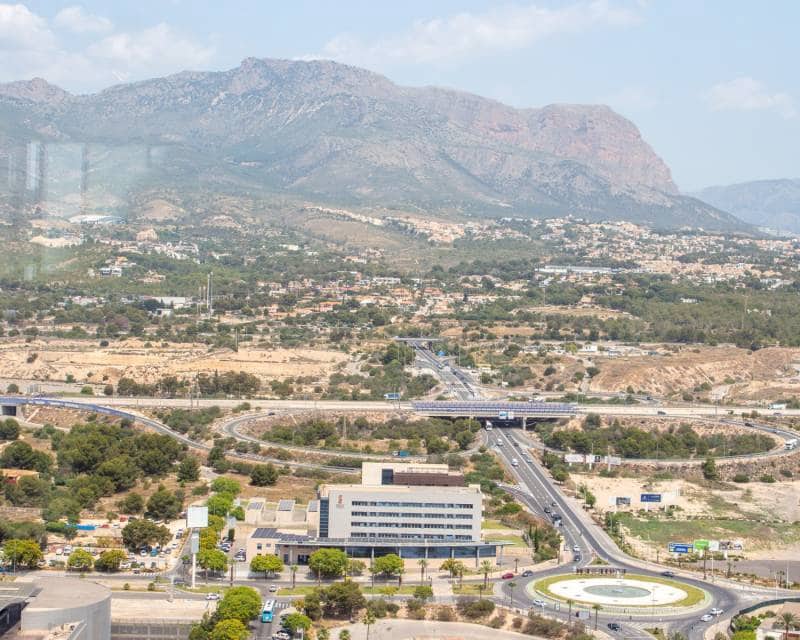 3 sypialnia Penthouse na sprzedaż w Benidorm z basenem garażem - 690 000 € (Ref: 9133783)