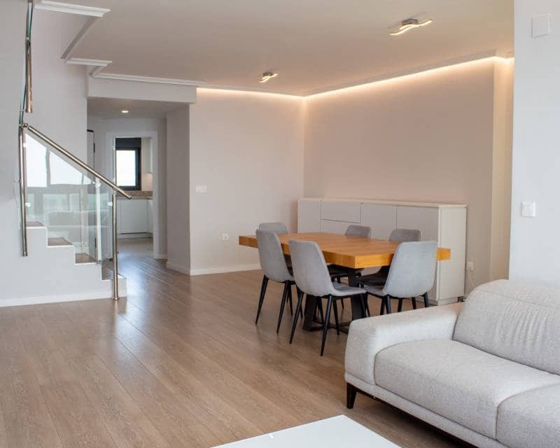 3 sypialnia Penthouse na sprzedaż w Benidorm z basenem garażem - 690 000 € (Ref: 9133783)