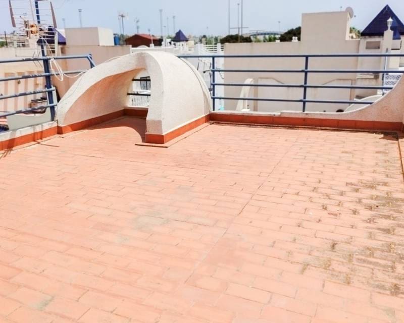 3 soverom Rekkehus til salgs i Torrevieja med svømmebasseng - € 179 000 (Ref: 9135070)