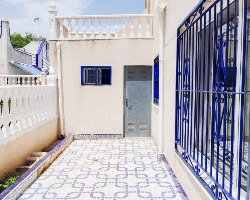 3 soverom Rekkehus til salgs i Torrevieja med svømmebasseng - € 179 000 (Ref: 9135070)