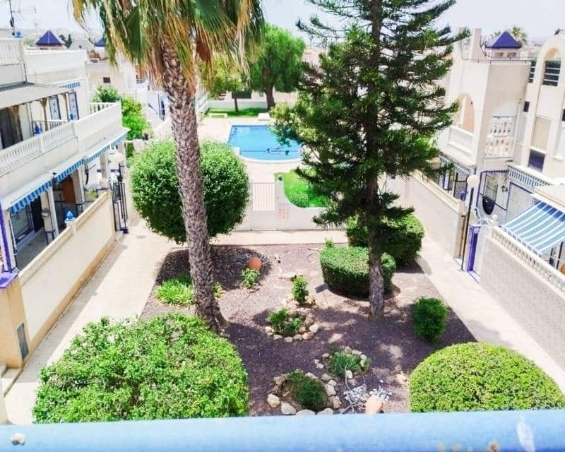3 soverom Rekkehus til salgs i Torrevieja med svømmebasseng - € 179 000 (Ref: 9135070)