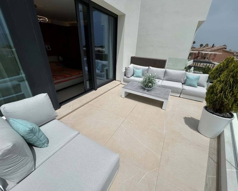 6 soveværelse Villa til salg i La Nucia med swimmingpool - € 1.375.000 (Ref: 9136108)