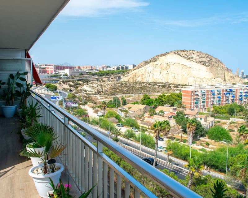 2 soveværelse Penthouse til salg i Alicante by - € 680.000 (Ref: 9150773)