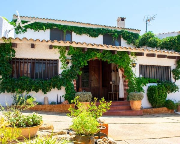 8 makuuhuone Huvila myytävänä paikassa Onil mukana uima-altaan - 2 000 000 € (Ref: 9158333)