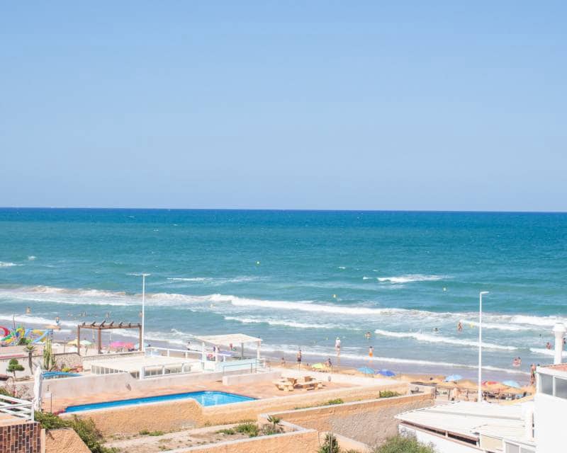 2 soveværelse Strandlejlighed til salg i La Mata med swimmingpool garage - € 330.000 (Ref: 9158836)